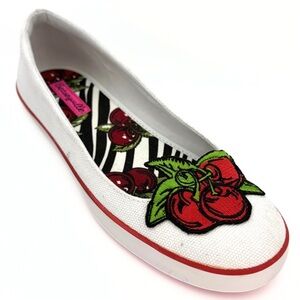 Betsiville Y2k Pinup Cherry Flats Women’s 9M White Retro Novelty Shoes Rare